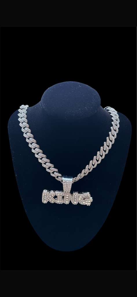 Cuban chains with silver pendant