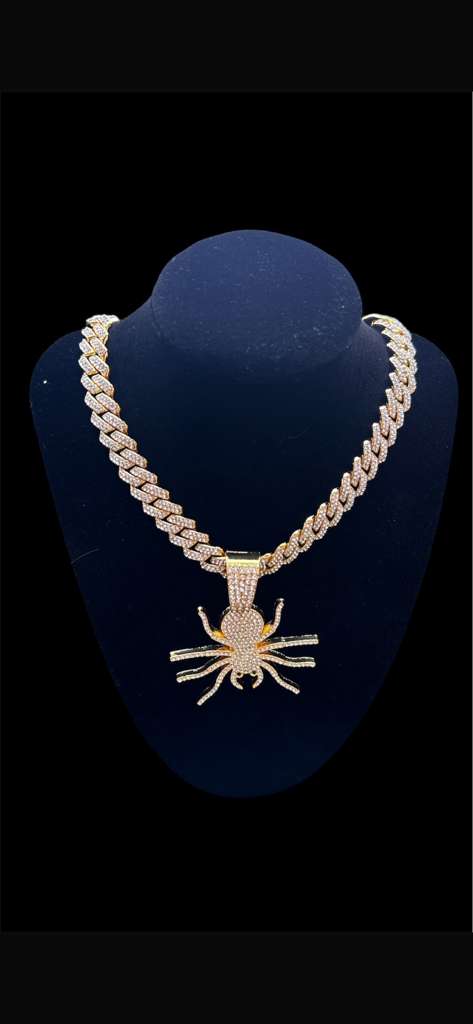 Cuban chains with gold pendant